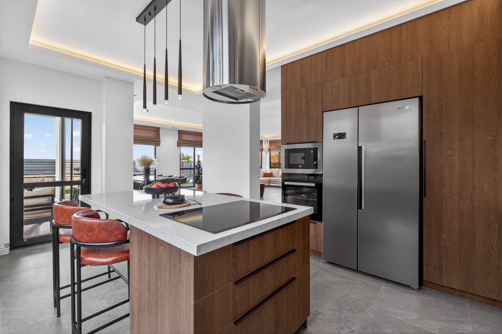 Villa damlar cephesi altın saatte